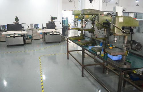 五金厂加班一万月薪 你会为这份工作拼上时间还是健康？